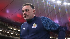 Gabriel Milito llegó a dirigir a Chivas en el Apertura 2025, teniendo malos resultados en un principio, pero logrando imprimir su estilo en los últimos juegos.