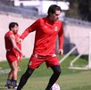 Las Chivas Rayadas del Guadalajara ya viajaron a Querétaro en busca del quinto triunfo seguido y lo harán sin Alan Pulido, ni Javier Hernández.