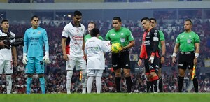 El árbitro encargado para de el encuentro entre las Chivas y los rojinegros del Atlas de la jornada 14 del Apertura 2025 es el 'Gato' Ortiz. El árbitro encargado para de el encuentro entre las Chivas y los rojinegros del Atlas de la jornada 14 del Apertura 2025 es el 'Gato' Ortiz.