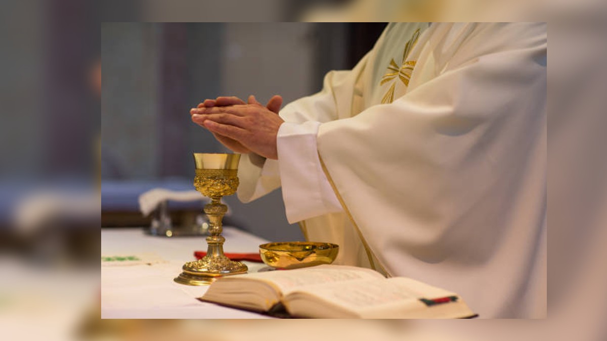 Un incidente ocurrido durante una ceremonia bautismal en Las Vegas, ha encendido las alarmas sobre la discriminación dentro de las instituciones religiosas. Un incidente ocurrido durante una ceremonia bautismal en Las Vegas, ha encendido las alarmas sobre la discriminación dentro de las instituciones religiosas.