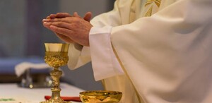 Un incidente ocurrido durante una ceremonia bautismal en Las Vegas, ha encendido las alarmas sobre la discriminación dentro de las instituciones religiosas.
