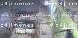 Gatilleros son captados disparando contra casa en Valle de Chalco, Edomex