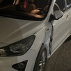 Auto chocado por una motocicleta durante accidente en Gómez Palacio Auto chocado por una motocicleta durante accidente en Gómez Palacio