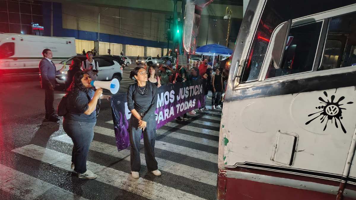 Las participantes en la manifestación llevaban pancartas