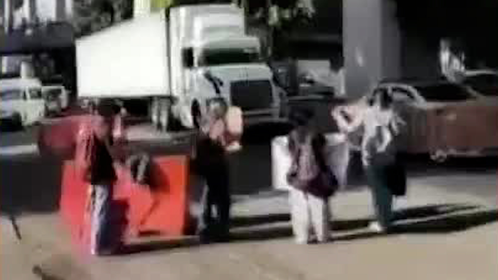 Los estudiantes aseguran que se entregó un pliego petitorio a las autoridades de FES Acatlán desde hace tres semanas, pero no han obtenido respuesta.
