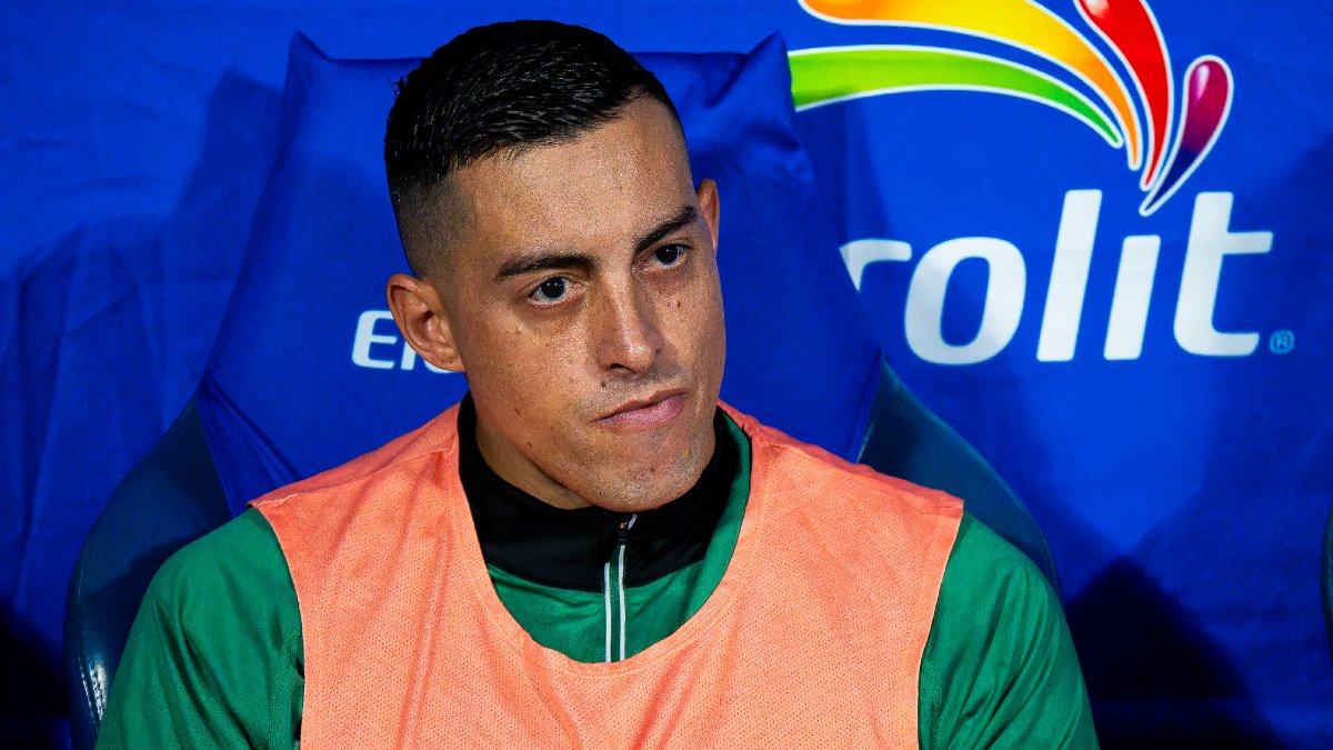 Rogelio Funes Mori en la banca de León durante un partido de Liga MX. Rogelio Funes Mori en la banca de León durante un partido de Liga MX.