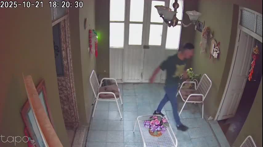 Una alarmante ola de inseguridad azota el sector Centro de la ciudad, donde ladrones descarados han sido captados por sistemas de videovigilancia.