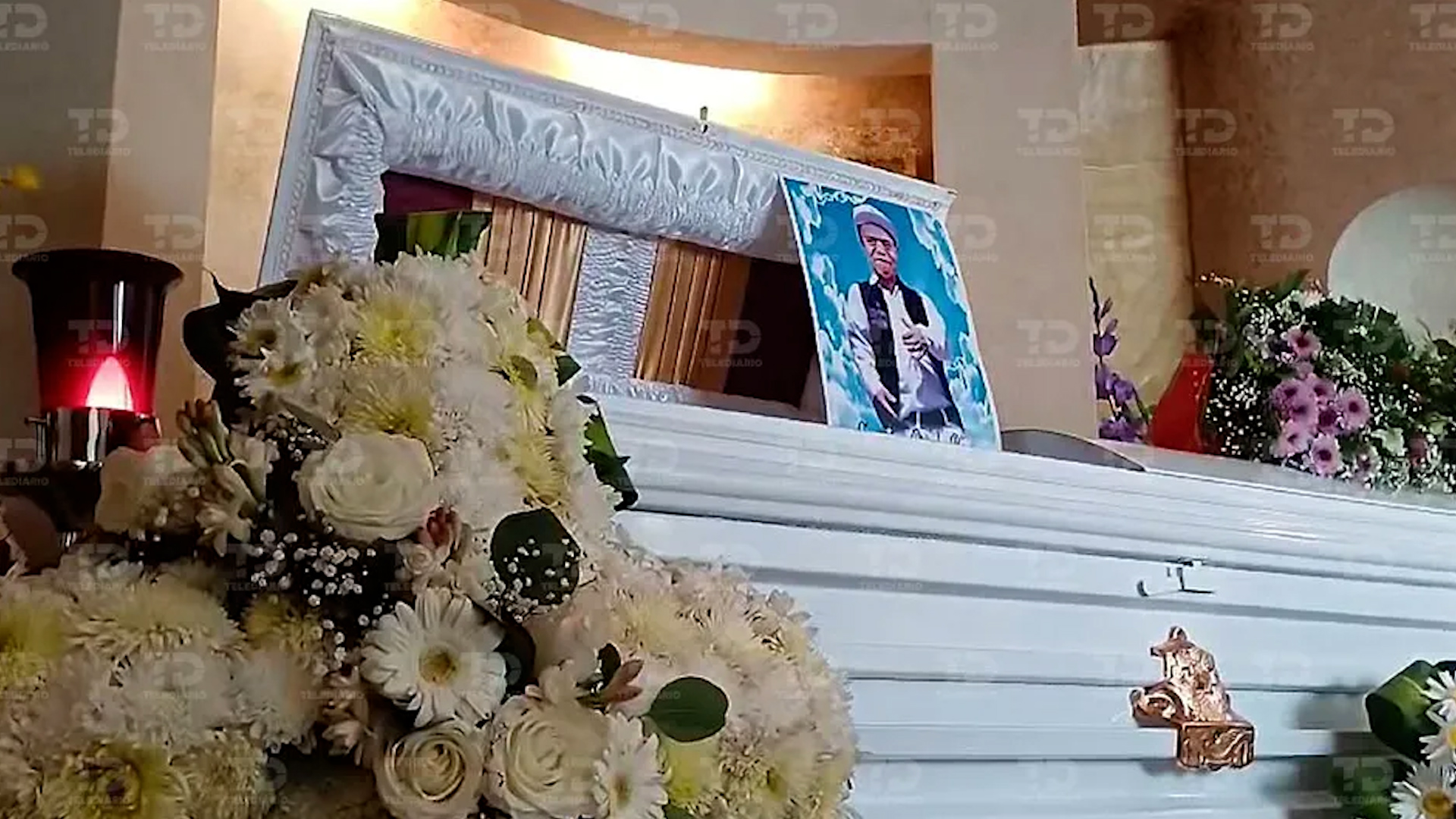 Madre exige a las autoridades esclarecer el homicidio y pide no lucrar con la muerte de su hijo.