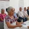 Adultos mayores en México realizando el trámite para recibir la pensión por viudez de parte del IMSS. Generada con Gemini IA Adultos mayores en México realizando el trámite para recibir la pensión por viudez de parte del IMSS. Generada con Gemini IA