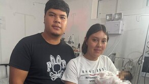 Los padres de Judith bebé que había sido sustraída se reencuentran con ella