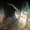 La camioneta Chevrolet Tahoe negra con placas del estado de Michoacán utilizada en el ataque en Dolores Hidalgo, fue encontrada entre hierbas y fue asegurada.