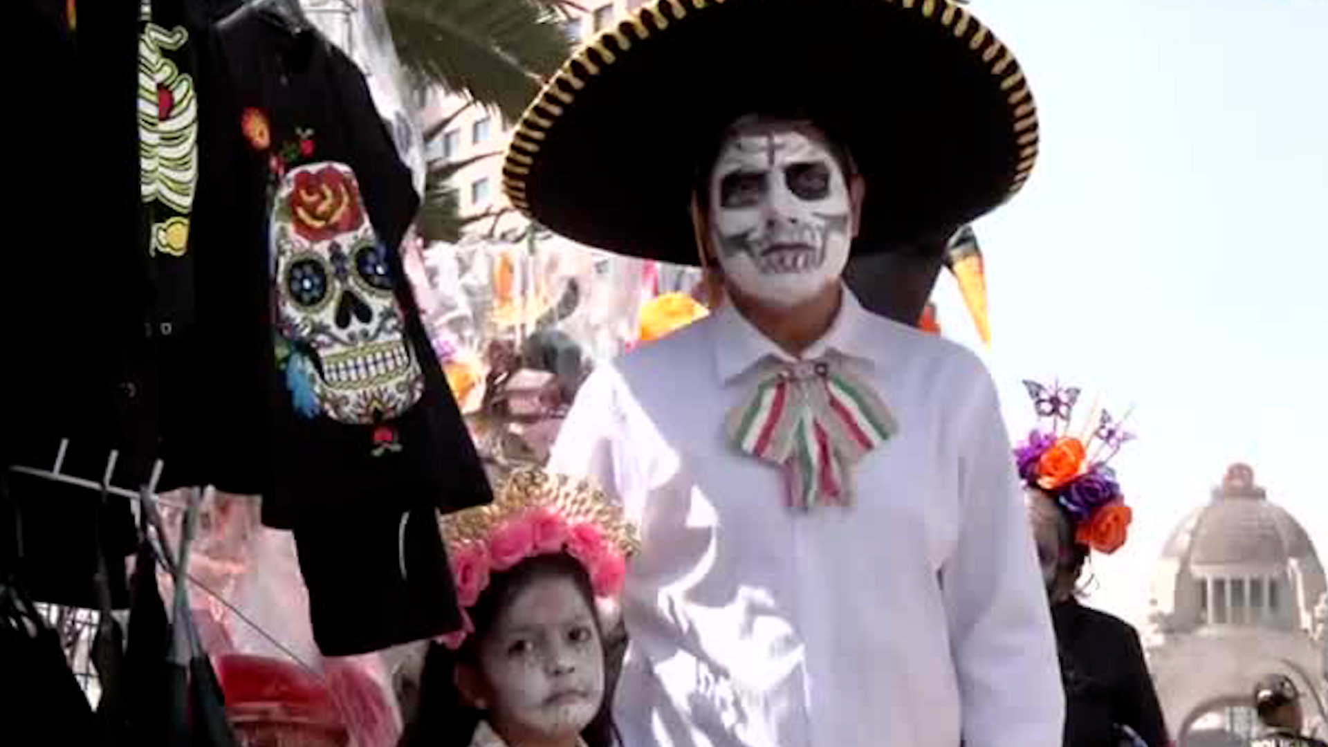 Más de 100 comerciantes se colocarán en calles del Centro Histórico para vender accesorios para Halloween y Día de Muertos.