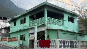 El incendio consumió la planta alta de la casa donde murieron gemelos