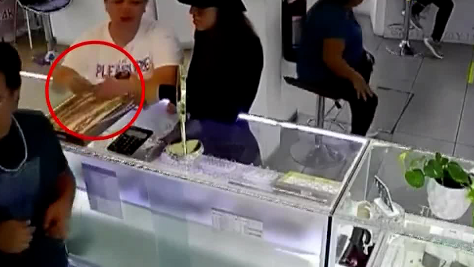 Afectados piden apoyo a las autoridades para detener a las culpables.