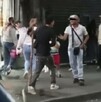 Extorsionador con un comerciante en el Centro Histórico de la Ciudad de México. Extorsionador con un comerciante en el Centro Histórico de la Ciudad de México.