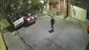 Camioneta choca contra otro vehículo por intentar huir de ‘El Chiapaneco’ en Nezahualcóyotl.