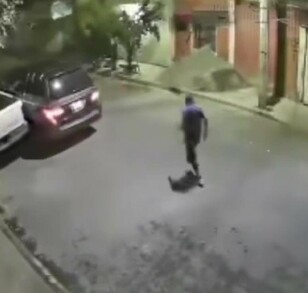 Camioneta choca contra otro vehículo por intentar huir de ‘El Chiapaneco’ en Nezahualcóyotl. Camioneta choca contra otro vehículo por intentar huir de ‘El Chiapaneco’ en Nezahualcóyotl.