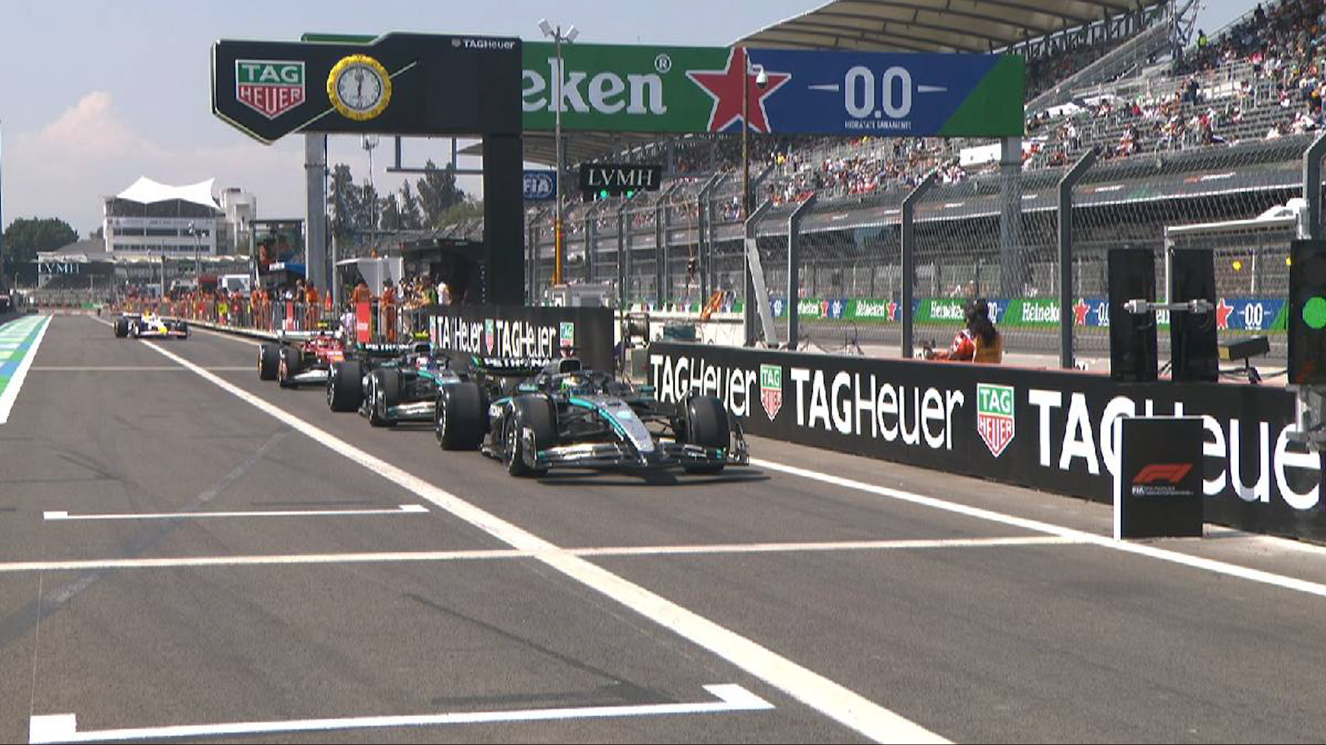 Este viernes 24 de octubre se dio el banderazo oficial en el Autódromo Hermanos Rodríguez para el comienzo del Gran Premio de México 2025.