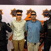 Elementos de la policía de Juárez detuvieron a dos hombres con droga Elementos de la policía de Juárez detuvieron a dos hombres con droga