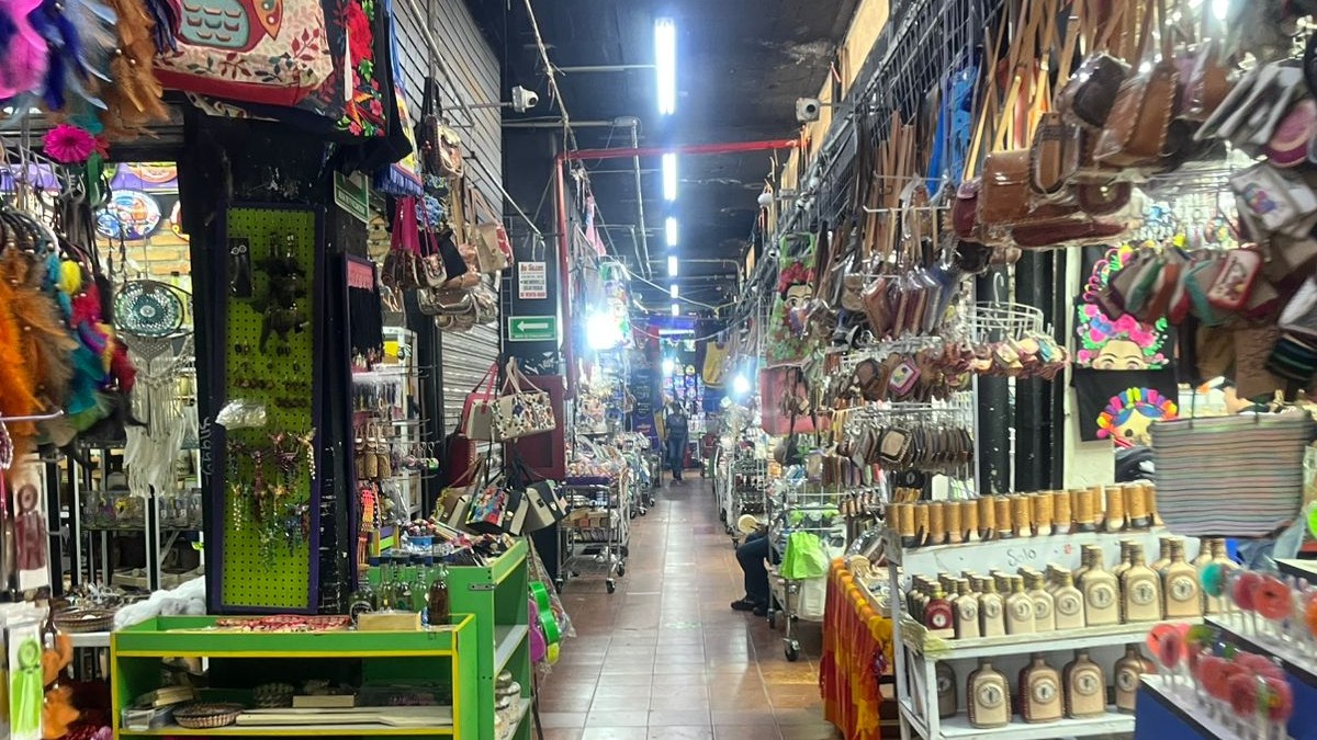 Pasillo del Mercado Gómez Palacio en el municipio de Durango capital Pasillo del Mercado Gómez Palacio en el municipio de Durango capital