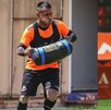 Julio Cruz, máximo goleador de Alebrijes y Gustavo Gutiérrez, portero de Tepatitlán entrenando con sus equipos. Julio Cruz, máximo goleador de Alebrijes y Gustavo Gutiérrez, portero de Tepatitlán entrenando con sus equipos.