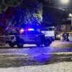 Zona de Las Juntas en Tlaquepaque con una cinta de advertencia amarilla y una patrulla de la policía de Tlaquepaque en el fondo Zona de Las Juntas en Tlaquepaque con una cinta de advertencia amarilla y una patrulla de la policía de Tlaquepaque en el fondo