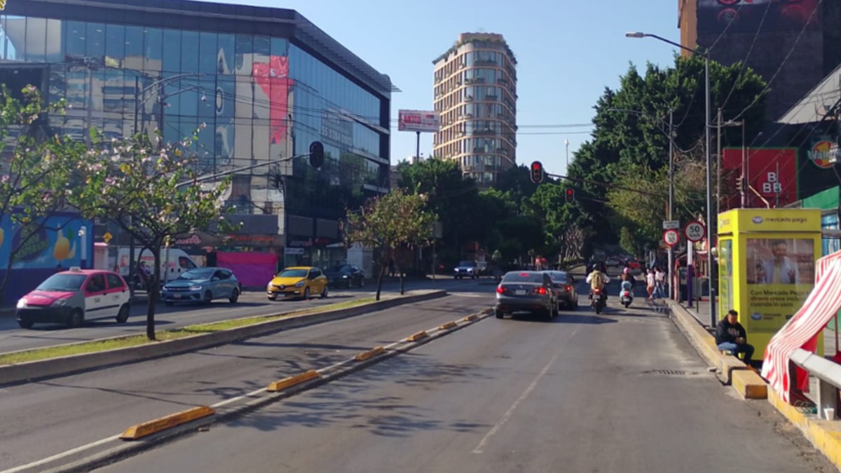 La circulación diaria de los autos se ve limitada de acuerdo a su engomado y el programa hoy no circula La circulación diaria de los autos se ve limitada de acuerdo a su engomado y el programa hoy no circula