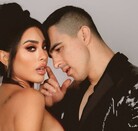 En la imagen aparecen Kim shantal y su novio, ambos con un atuendo negro En la imagen aparecen Kim shantal y su novio, ambos con un atuendo negro