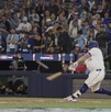Alejandro Kirk consiguió  un jonrón que completó el rally de 9 carreras con el que Toronto Blue Jays aplastó a Los Angeles en el juego 1 de la Serie Mundial. Alejandro Kirk consiguió  un jonrón que completó el rally de 9 carreras con el que Toronto Blue Jays aplastó a Los Angeles en el juego 1 de la Serie Mundial.