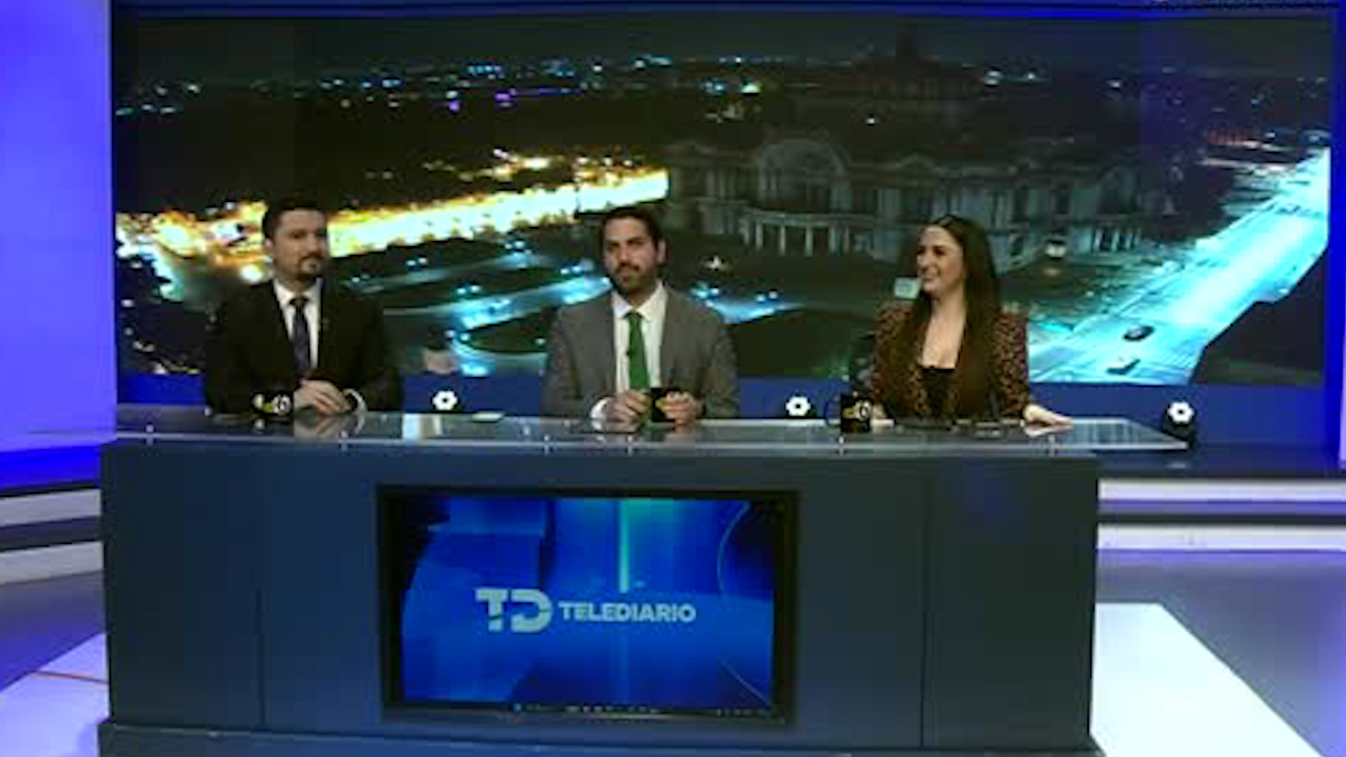 Programa conducido por Monserrat Contreras, Joel Valdez y Rodrigo Rico, sábado 25 de octubre de 2025.
