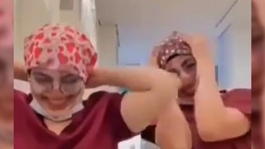 Dos doctoras con filtro de payaso se viralizaron tras burlarse de una paciente mientras gritaba de dolor.