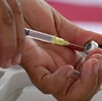 Las autoridades insisten en la importancia de presentar la Cartilla Nacional de Salud para un adecuado registro de las vacunas. Las autoridades insisten en la importancia de presentar la Cartilla Nacional de Salud para un adecuado registro de las vacunas.
