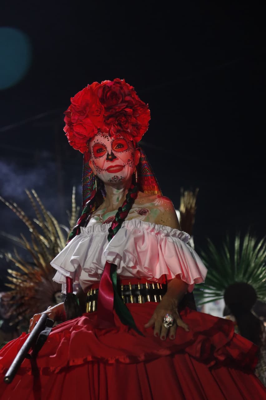 Catrina en el desfile de Día de Muertos de Tlaquepaque Catrina en el desfile de Día de Muertos de Tlaquepaque