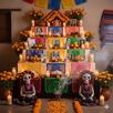 Los primeros estados de la República Mexicana en celebrar el Día de Muertos, durante la conquista española, fueron: Texcoco, Tlaxcala y la Ciudad de México. Los primeros estados de la República Mexicana en celebrar el Día de Muertos, durante la conquista española, fueron: Texcoco, Tlaxcala y la Ciudad de México.