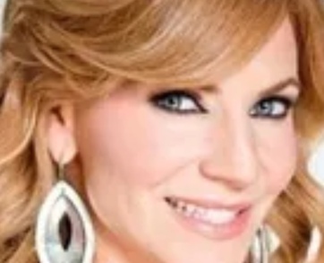 En la imagen se muestran dos fotos de Manola Díez, en una aparece gritando
