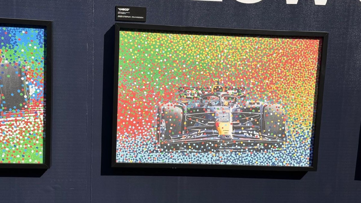 Stefan Johanson encontró un estilo único para plasmar en sus pinturas de automóviles. Stefan Johanson encontró un estilo único para plasmar en sus pinturas de automóviles.