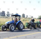 Productores agrícolas en carretera de Guanajuato protestan a bordo de sus tractores y camionetas, previo al diálogo con la Segob. Productores agrícolas en carretera de Guanajuato protestan a bordo de sus tractores y camionetas, previo al diálogo con la Segob.