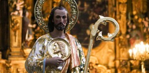Figura de San Judas Tadeo en la iglesia de San Hipólito en Ciudad de México durante celebraciones de 28 de octubre Figura de San Judas Tadeo en la iglesia de San Hipólito en Ciudad de México durante celebraciones de 28 de octubre