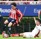 Diego Campillo sufrió una fuerte lesión en el Clásico Tapatío ante Atlas, mismo que lo dejará fuera de lo que resta en el Apertura 2025. Diego Campillo sufrió una fuerte lesión en el Clásico Tapatío ante Atlas, mismo que lo dejará fuera de lo que resta en el Apertura 2025.