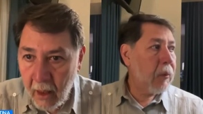 Hombre llora mientras realiza una transmisión en vivo en sus redes sociales.