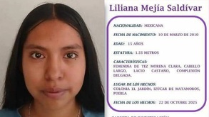 Fotografía de mujer adolescente y ficha técnica tras su desaparición en Izúcar de Matamoros, Puebla.