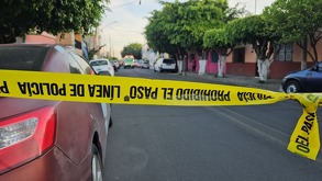 Policías acordonan la zona donde comerciante de birria fue asesinado en Guadalajara