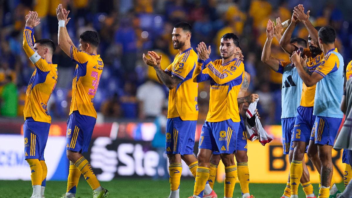 Jugadores de Tigres festejando el triunfo contra Xolos en el estadio Universitario durante la jornada 15 del Apertura 2025. Jugadores de Tigres festejando el triunfo contra Xolos en el estadio Universitario durante la jornada 15 del Apertura 2025.