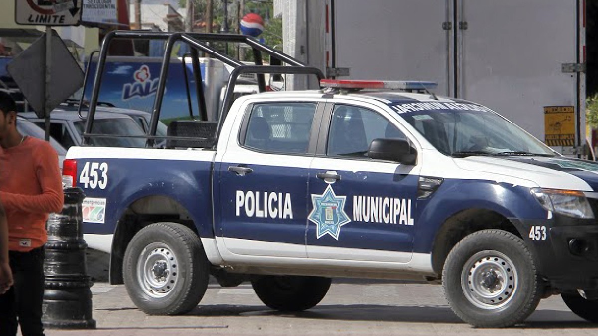 Patrulla de la Policía Municipal en las calles de Lerdo, Durango. Patrulla de la Policía Municipal en las calles de Lerdo, Durango.