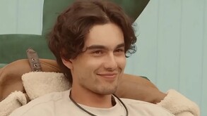 en la imagen se puede ver a Sergio Mayer Mori sonriendo