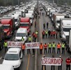 Integrantes de la Fuerza Amplia de Transportistas (FAT) marchando y bloqueando vialidades en la Ciudad de México Integrantes de la Fuerza Amplia de Transportistas (FAT) marchando y bloqueando vialidades en la Ciudad de México