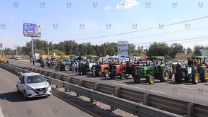 Los bloqueos carreteros continúan de manera total y parcial en distintos puntos del estado del Guanajuato.