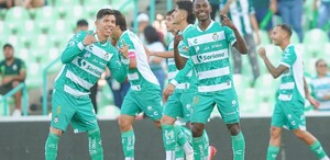 Santos Laguna venció al Querétaro con buenas actuaciones de Ocejo y Kevin Palacios Santos Laguna venció al Querétaro con buenas actuaciones de Ocejo y Kevin Palacios