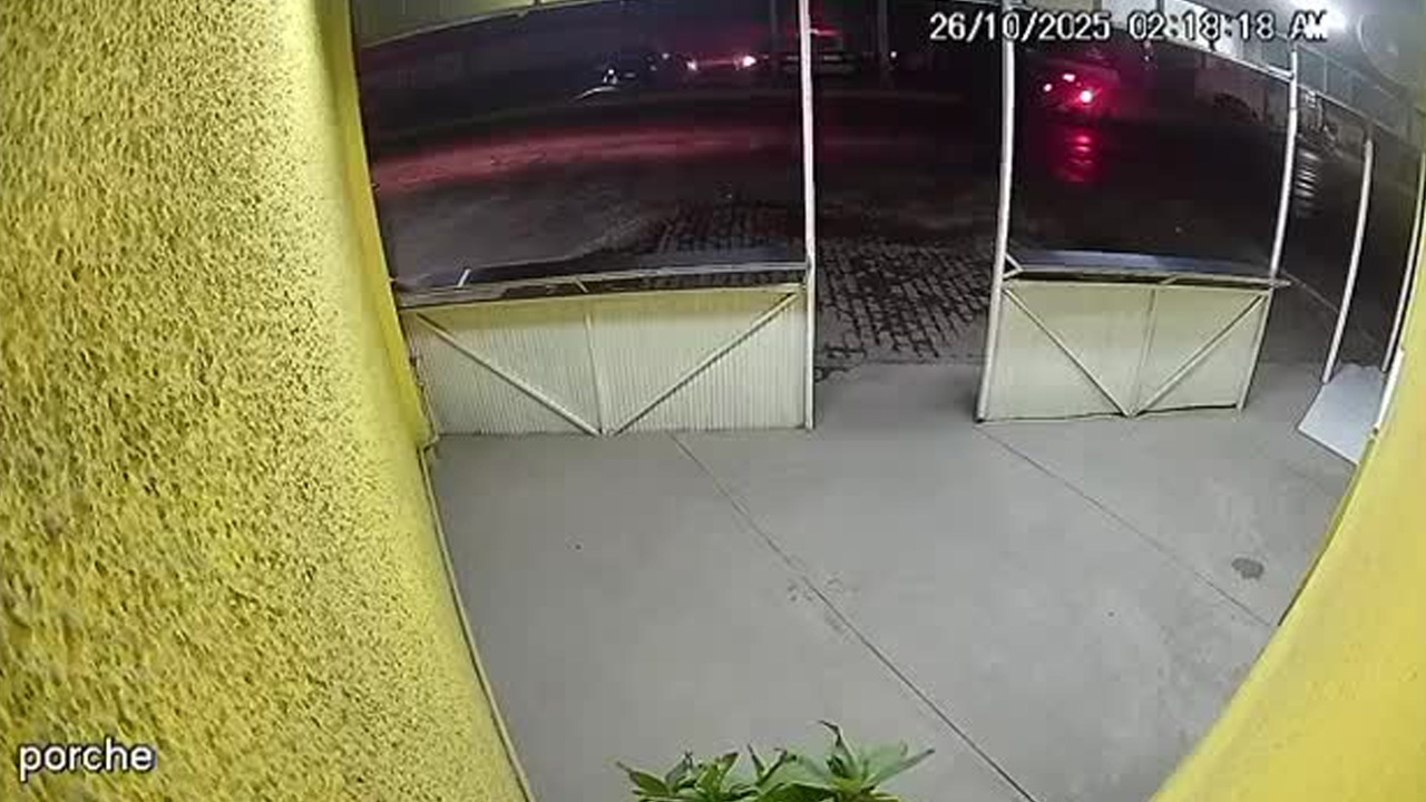 La madrugada del pasado domingo 26 de octubre, la tranquilidad de la Calzada Saltillo 400 en Torreón se vio interrumpida por un aparatoso accidente vial.