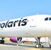 Un avión de Volaris en pista de un aeropuerto; es una de las aerolíneas que fueron suspendidas por Estados Unidos.